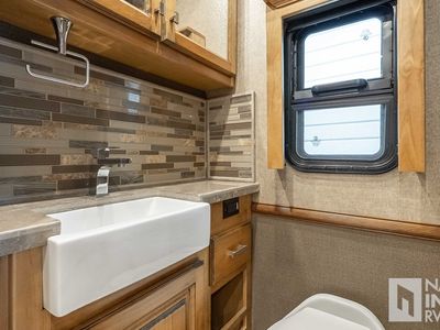 2019 Tiffin Motorhomes Phaeton - Photo 12
