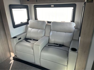 2026 Grand Lineage Series M - Photo 9