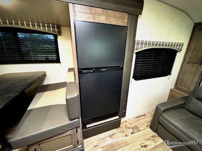 2022 Venture RV Sonic - Photo 10
