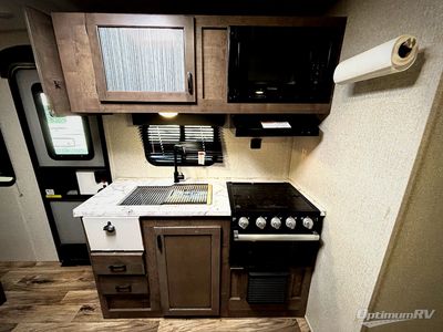 2022 Venture RV Sonic - Photo 6