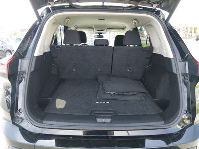 2024 Nissan Rogue — photo 11 view