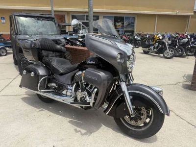 2016 Indian Motorcycle® Roadmaster® Thunder Black — front three-quarter view