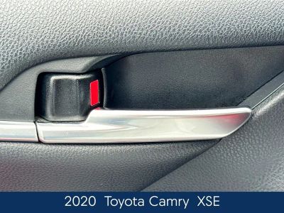 2020 Toyota Camry XSE V6 - Photo 17