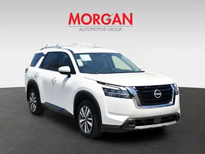 2024 Nissan Pathfinder — rear three-quarter view