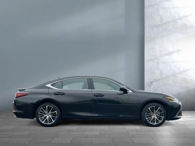 2024 Lexus ES — engine compartment view