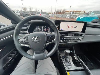 2024 Lexus ES — photo 14 view