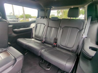 2023 Jeep Grand Wagoneer — photo 16 view