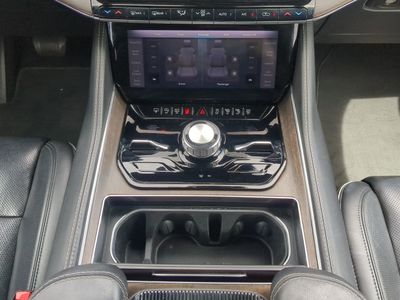 2023 Jeep Grand Wagoneer — photo 23 view