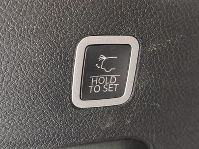 2023 Jeep Grand Wagoneer — photo 15 view