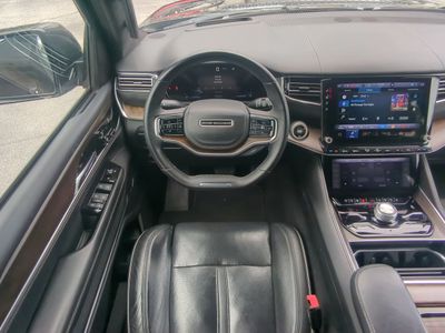 2023 Jeep Grand Wagoneer — photo 20 view