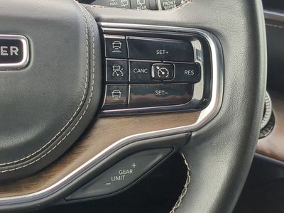 2023 Jeep Grand Wagoneer — photo 34 view