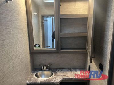 2023 Thor Motor Coach Chateau - Photo 27