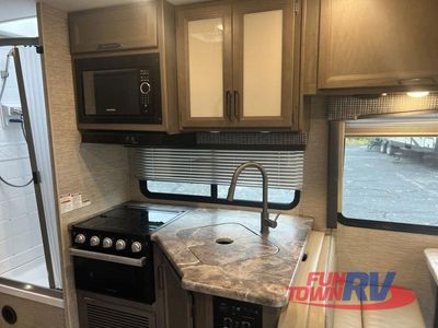 2023 Thor Motor Coach Chateau - Photo 9