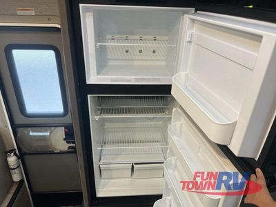 2023 Thor Motor Coach Chateau - Photo 14