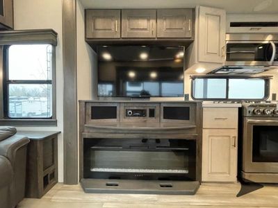 2021 Alliance RV Paradigm - Photo 15