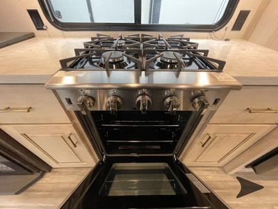 2021 Alliance RV Paradigm - Photo 23