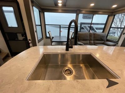 2021 Alliance RV Paradigm - Photo 21