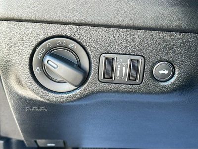 2022 Dodge Charger — photo 10 view