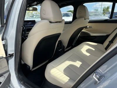 2026 BMW 3 Series — photo 16 view
