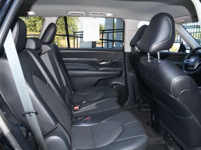 2024 Toyota Grand Highlander - Photo 17
