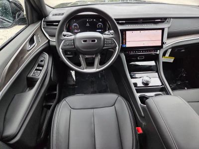 2026 Jeep Grand Cherokee — photo 10 view