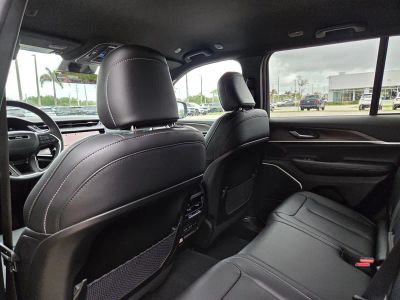 2026 Jeep Grand Cherokee — photo 9 view