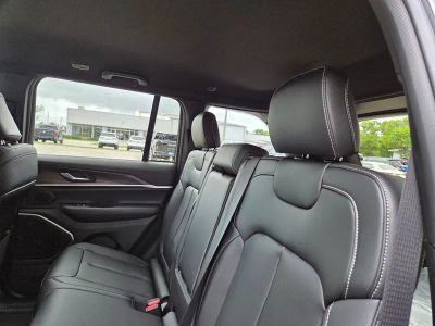 2026 Jeep Grand Cherokee — photo 7 view