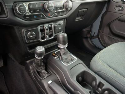 2025 Jeep Wrangler - Photo 16