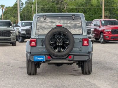 2025 Jeep Wrangler - Photo 4