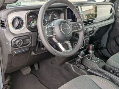 2025 Jeep Wrangler - Photo 27