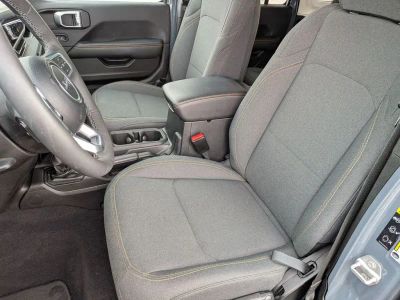 2025 Jeep Wrangler - Photo 26