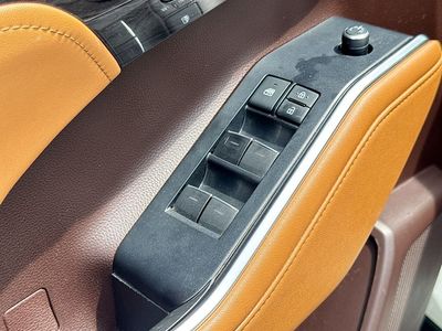 2021 Toyota Highlander Platinum — photo 14 view