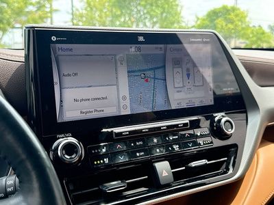 2021 Toyota Highlander Platinum — photo 25 view