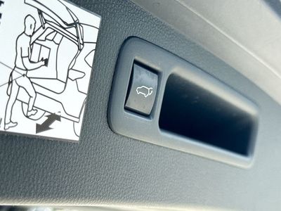 2021 Toyota Highlander Platinum — photo 34 view