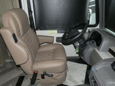 2026 Winnebago Adventurer - Photo 8