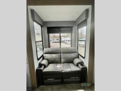 2026 Grand Design Momentum G-Class — photo 18 view