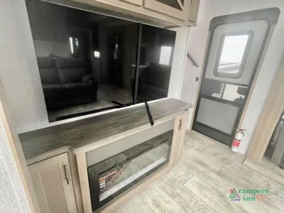 2026 Grand Design Momentum G-Class — photo 17 view