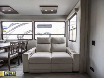 2024 Grand Design Influence - Photo 21