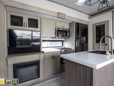 2024 Grand Design Influence - Photo 22