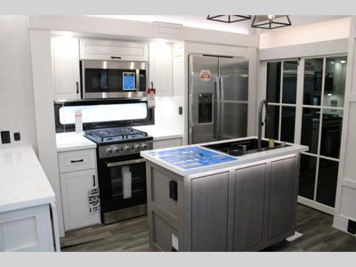 2025 Jayco North Point - Photo 11