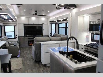 2025 Jayco North Point - Photo 5