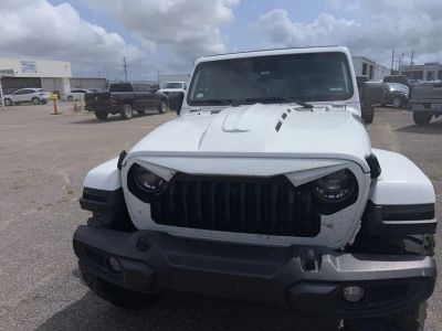 2024 Jeep Wrangler — photo 13 view