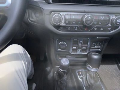 2024 Jeep Wrangler — photo 17 view