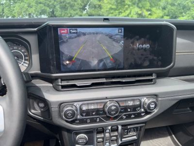 2024 Jeep Wrangler — photo 15 view