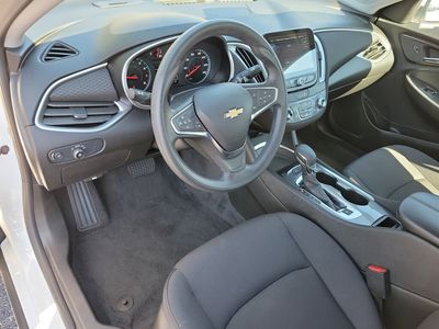 2025 Chevrolet Malibu - Photo 3