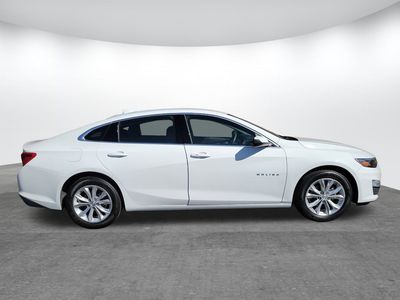 2025 Chevrolet Malibu - Photo 2