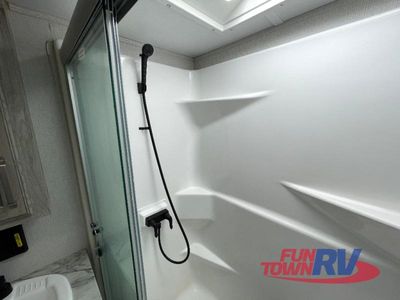 2022 Keystone RV Avalanche - Photo 24