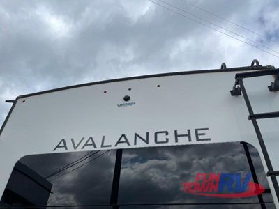 2022 Keystone RV Avalanche - Photo 10