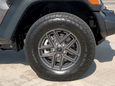 2026 Jeep Wrangler — photo 11 view