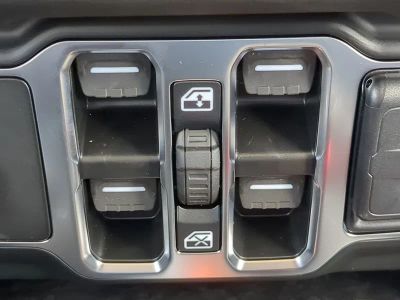 2026 Jeep Wrangler — photo 26 view